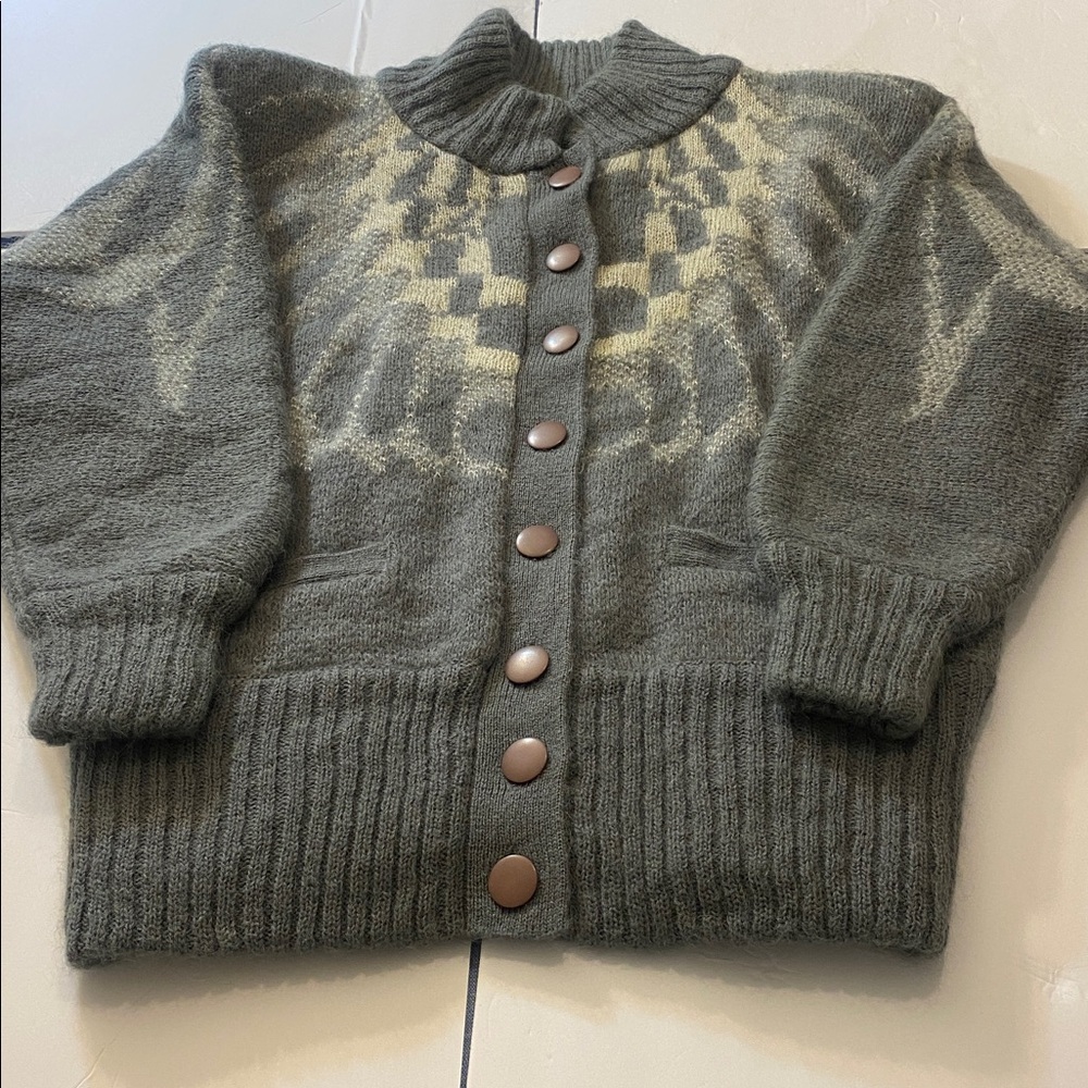 Designer Cozy Gray and Cream and Silver Metallic Button-Up Vintage 80’s Cardigan